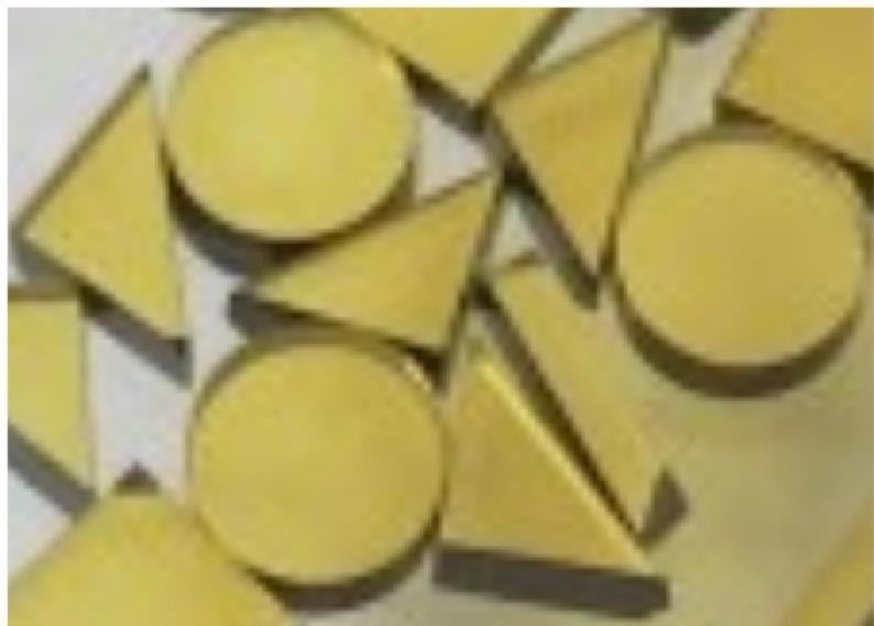 Round and triangular SC machined diamond pieces